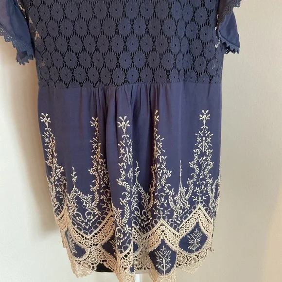 Source Unknown Blue Cream Ruffled Cap Sleeve Embroidered Boho Blouse Top Large - Picture 9 of 10